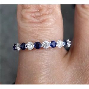 Gorgeous 1 carat 14k blue sapphire & diamond ring